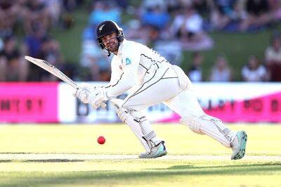 Blundell leads New Zealand fightback in England first Test