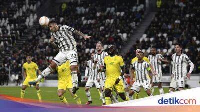 Federico Chiesa - Ludovic Blas - Liga Europa - Juventus Tak Beruntung - sport.detik.com