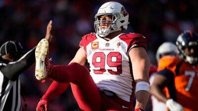 JJ Watt claps back at critic who says he 'can't play anymore'