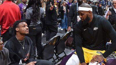 Christian Petersen - High schooler taunts LeBron James after knocking game-winning shot against his son's school in playoffs - foxnews.com - Los Angeles -  Los Angeles - county Jones - parish St. Mary
