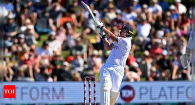 Adam Gilchrist - Chris Gayle - Jacques Kallis - Brendon Maccullum - Michael Bracewell - Watch: Ben Stokes goes past Brendon McCullum's record for most sixes in Test cricket - timesofindia.indiatimes.com - Australia - South Africa - New Zealand