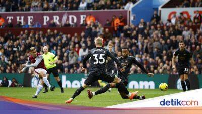 Aston Villa - Philippe Coutinho - Emiliano Martinez - Tyrone Mings - Ollie Watkins - Álex Moreno - Matty Cash - Babak Pertama - Liga Inggris - Arsenal Tertinggal 1-2 dari Aston Villa di Babak Pertama - sport.detik.com