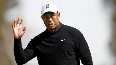 Tiger Woods makes cut at Genesis Invitational, his first tournament since July