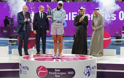Iga Swiatek - Jessica Pegula - Swiatek sweeps past Pegula to win back-to-back Qatar titles - beinsports.com - Qatar - France - Usa -  Doha