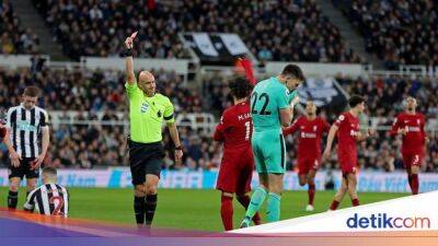 Nick Pope Kartu Merah, Liverpool Ungguli Newcastle 2-0 di Babak I