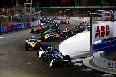 Formula E - All 25 000 grandstand tickets for CT e-Prix expected to be sold out, fence tickets available - news24.com -  Cape Town - county Green