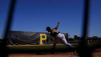 Guest at Pittsburgh Pirates spring training suffers cardiac event while shagging fly balls: report