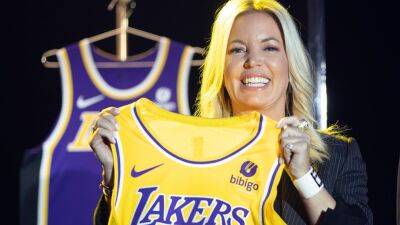 Jeanie Buss - Lakers owner Jeanie Buss calls out Twitter user for 'harassing messages' in DMs - foxnews.com - Los Angeles -  Los Angeles