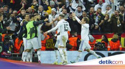 Luka Modric - Alan Shearer - Eder Militao - Darwin Núñez - Eduardo Camavinga - Santiago Bernabéu - Pertunjukan Masterclass Madrid di Anfield! - sport.detik.com -  Santiago - Liverpool