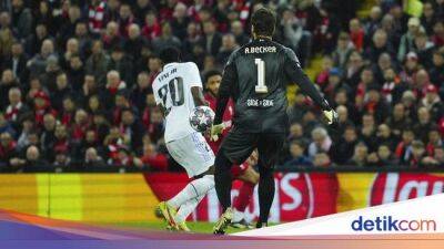 Thibaut Courtois - Eder Militao - Darwin Núñez - Beda Nasib Courtois dan Alisson Saat Blunder di Liverpool Vs Madrid - sport.detik.com - Liverpool