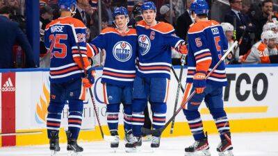 Oilers' Connor McDavid scores twice, reaches 800 career points