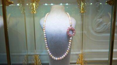 Diving for pearls: from Qatari seabeds to glittering display cases