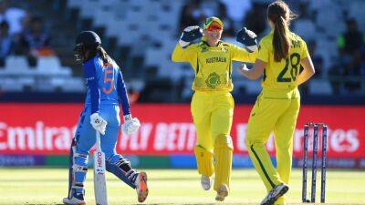 Beth Mooney - Alyssa Healy - Meg Lanning - Ashleigh Gardner - Smriti Mandhana - Australia hold nerve against India to reach T20 World Cup final - rte.ie - Australia - South Africa - India -  Cape Town -  Bangalore
