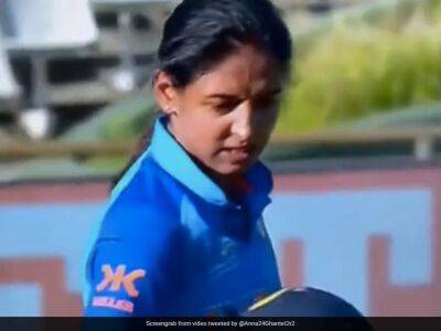 Beth Mooney - Meg Lanning - Watch: Harmanpreet Kaur Throws Away Her Bat In Frustration After Bizarre Run Out - sports.ndtv.com - Australia - Georgia - India