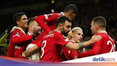 Robert Lewandowski - Peter Schmeichel - Liga Europa - Schmeichel Soroti Komunikasi Pemain MU dengan Suporter - sport.detik.com - Manchester