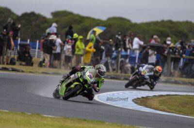 Alex Lowes - Phillip Island - WorldSBK Phillip Island: ‘Strange crash’ scuppers Lowes’ Saturday - bikesportnews.com - Britain - Australia