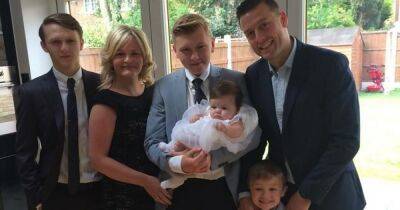 Dad-of-four given just days to live after complaining of stomach ache - manchestereveningnews.co.uk - Manchester