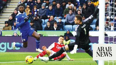 Arsenal extend lead, Leeds climb out of bottom three