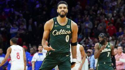 Watch Jayson Tatum drain game-winner, complete Celtics comeback win vs. 76ers