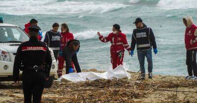 Giorgia Meloni - At least 58 deaths now reported after migrant boat breaks up in rough seas off coast of Italy - manchestereveningnews.co.uk - Italy - Eu