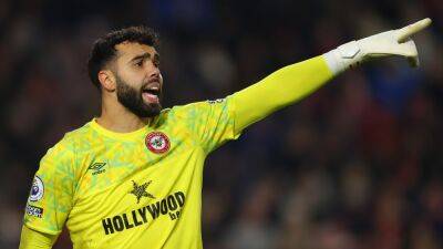 Manchester United and Tottenham Hotspur handed major boost in pursuit of Brentford goalkeeper David Raya - Paper Round