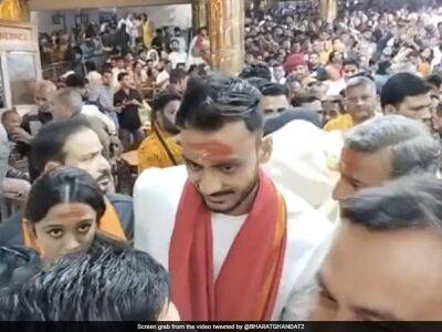Watch: Axar Patel And His Wife Meha Visit Baba Mahakal Temple In Ujjain - sports.ndtv.com - Australia - India