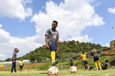 Orlando Pirates - Arthur Zwane - 'Mdu is a special talent': Zwane applauds 19-year-old for Soweto derby 'arrogance' - news24.com