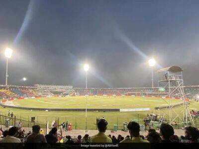 Journalists, Police Clash At Gaddafi Stadium In Pakistan's Lahore City