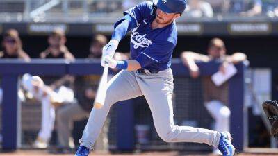 Dave Roberts - Source - Dodgers expect Gavin Lux to miss extended period - espn.com - Los Angeles -  Los Angeles - state Arizona - county San Diego