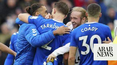 Premier League leaders Arsenal stunned by struggling Everton