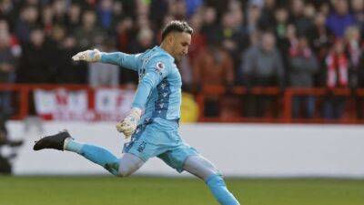 Navas steals limelight on mixed weekend for January signings