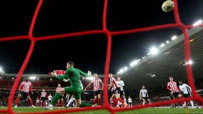Fulham beat Sunderland in replay to book FA Cup clash with Leeds
