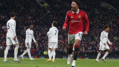 Manchester United battle back to draw with Leeds
