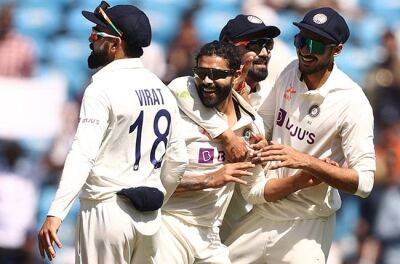 Jadeja bags 5-47 as India dominate Australia in Test opener