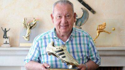World Cup legend Just Fontaine dies aged 89