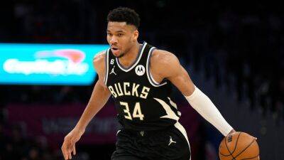 Bucks' Giannis Antetokounmpo out vs. Nets with sore right hand