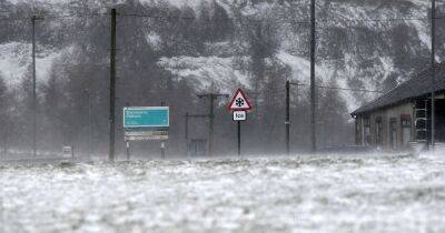 LIVE Greater Manchester school closures with over 25 shut in Oldham and Rochdale after heavy snow falls