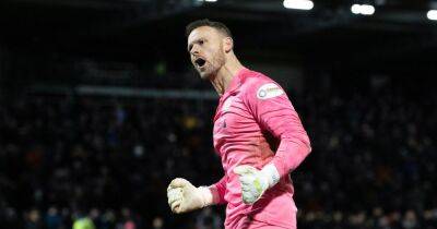 Trevor Carson signs St Mirren contract extension as keeper agrees to stay in Paisley until 2025