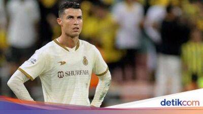 Cristiano Ronaldo - Free Kick Ronaldo: Bola Melayang Jauh, Minta Tendangan Sudut - sport.detik.com - Saudi Arabia -  Jeddah -  Sport