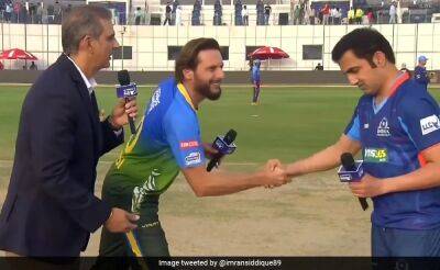 Gautam Gambhir - Shahid Afridi - "Yes, It's Real": Gautam Gambhir's Awkward Handshake With Shahid Afridi Takes The Internet By Storm - sports.ndtv.com - Qatar - India - Pakistan