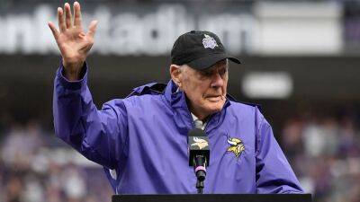 Legendary Minnesota Vikings coach Bud Grant dies at age 95