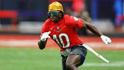Jae C.Hong - Dolphins’ Tyreek Hill wins 60-meter track event at Masters Indoor Championships - foxnews.com - Usa - county Miami -  Kentucky - Los Angeles - state Minnesota - state New York -  Kansas City - state Oklahoma -  Inglewood - county Bryan - county Park