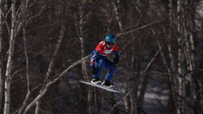 Snowboard World Cup: Charlotte Bankes makes it back-to-back wins to take overall World Cup lead