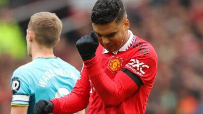 Carlos Alcaraz - Anthony Taylor - Erik ten Hag irked by Casemiro red as Man Utd held by Saints - rte.ie - Manchester