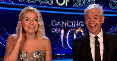 ITV Dancing On Ice final in chaos as Phil and Holly forced to halt the show as other viewers baffled by filming 'blunder'