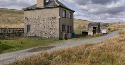 One of UK's most remote homes on side of iconic mountain just won't sell as price drops by £50k - manchestereveningnews.co.uk - Britain