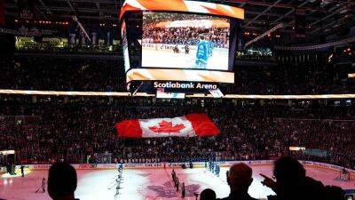 Maple Leafs fans belt out US national anthem in Toronto after singer’s mic cuts out