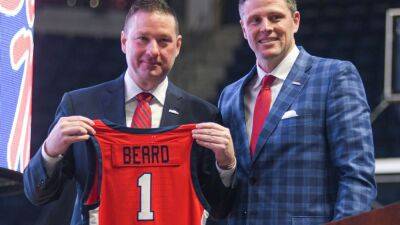 Introduced at Ole Miss, Chris Beard sidesteps arrest questions