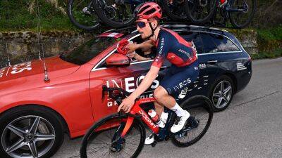 Tom Pidcock - Tom Pidcock to miss Milano-San Remo after 'presenting symptoms' of concussion following Tirreno-Adriatico crash - eurosport.com - Britain
