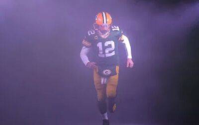 Aaron Rodgers - Pat Macafee - Aaron Rodgers: It’s my intention to play for the Jets, Packers are “digging their heels in” - nbcsports.com